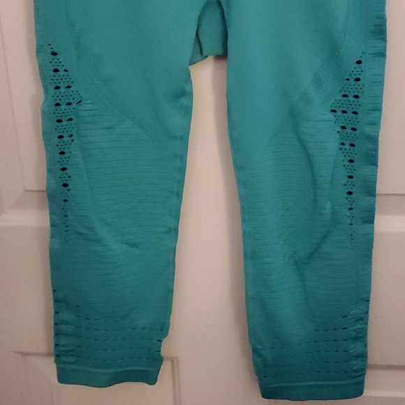 Gymshark Womens Workout Capri Leggings - Picture 3 of 7